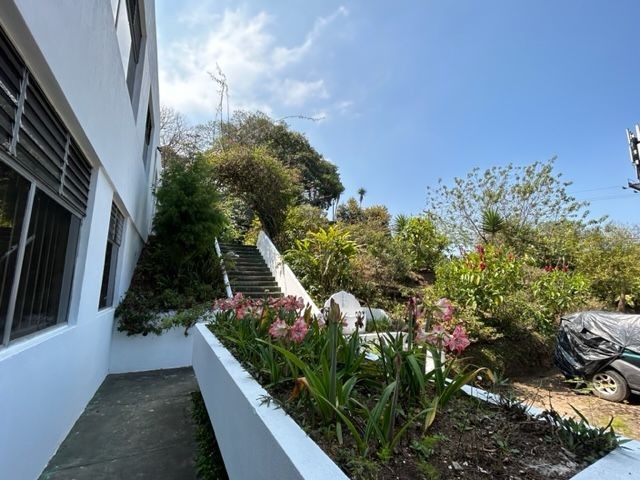 Propiedad en renta km 8 CES Edificio de 1000 metros con 2 niveles