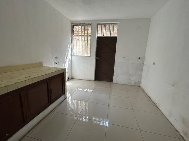 Propiedad en renta km 8 CES Edificio de 1000 metros con 2 niveles