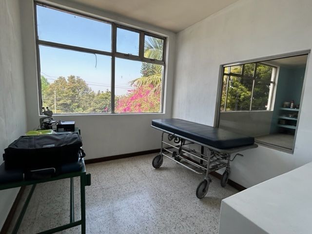 Propiedad en renta km 8 CES Edificio de 1000 metros con 2 niveles