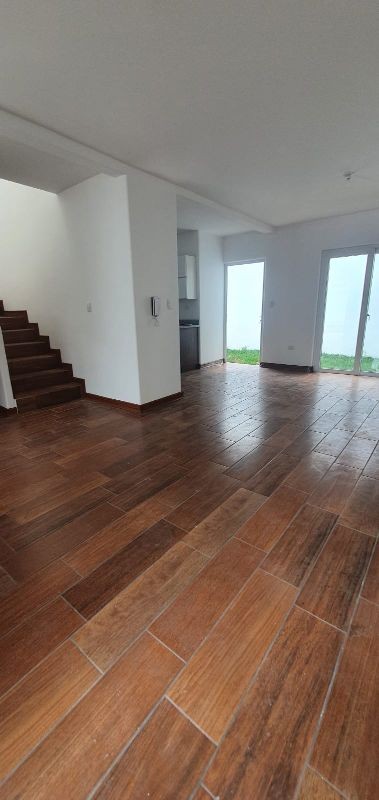 EN VENTA CASA NUEVA ZONA 16 HACIENDA REAL DENTRO DE CONDOMINIO