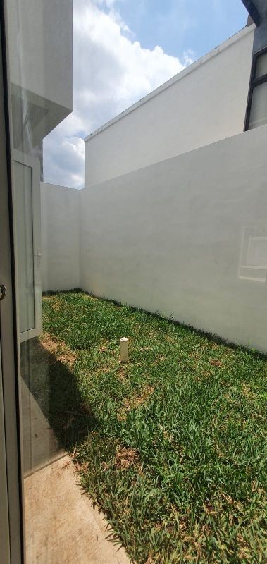 EN VENTA CASA NUEVA ZONA 16 HACIENDA REAL DENTRO DE CONDOMINIO