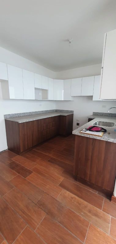 EN VENTA CASA NUEVA ZONA 16 HACIENDA REAL DENTRO DE CONDOMINIO