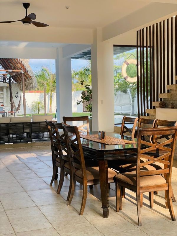 VENDO CASA DE PLAYA EN MONTERRICO