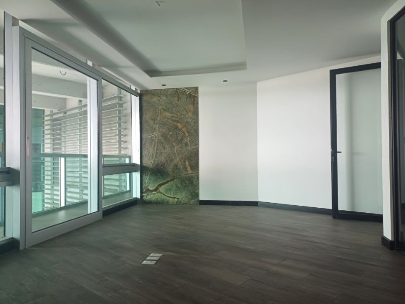 Oficina con balcón de 126.35 mts² en venta, Zona 15 Vista Hermosa II