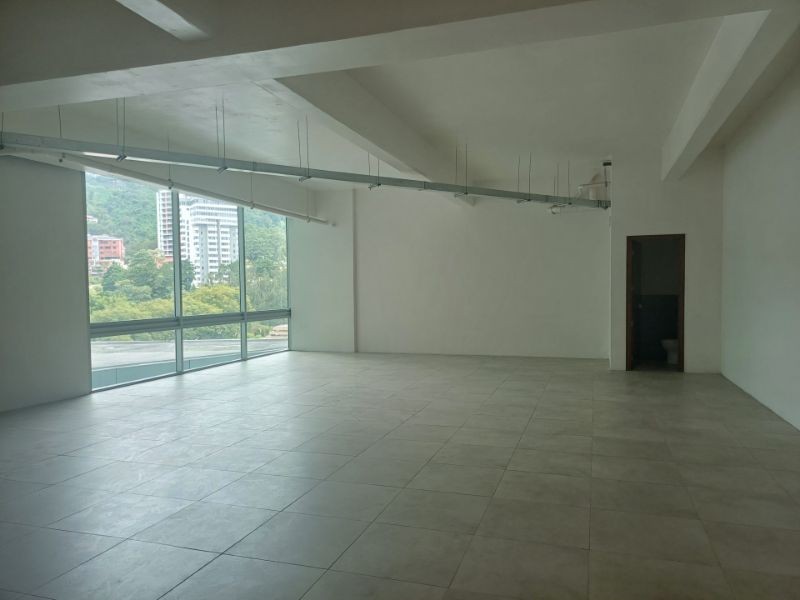 Vendo oficina de 100 mts² en Zona 15, Vista Hermosa II.