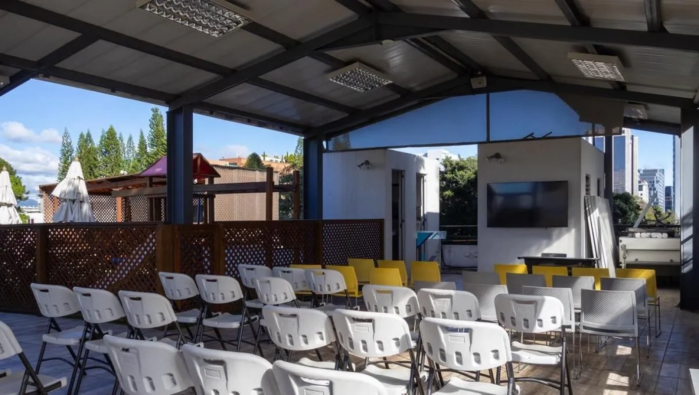 Edificio en Venta en zona 10 para Inversión
