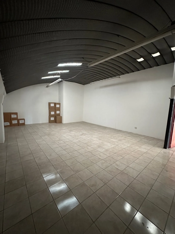 Bodega Independiente 500m2 en Alquiler/Venta en zona 13