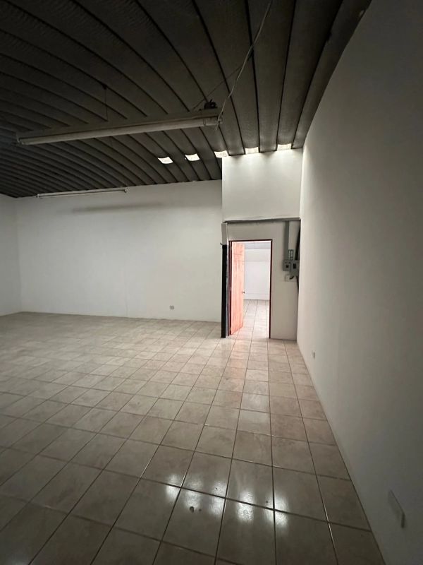Bodega Independiente 500m2 en Alquiler/Venta en zona 13