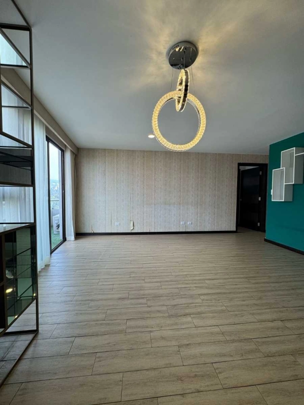 Apartamento en renta zona 15, excelente ubicación
