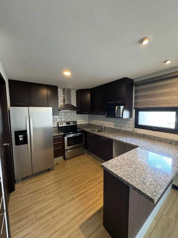 Apartamento en renta zona 15, excelente ubicación