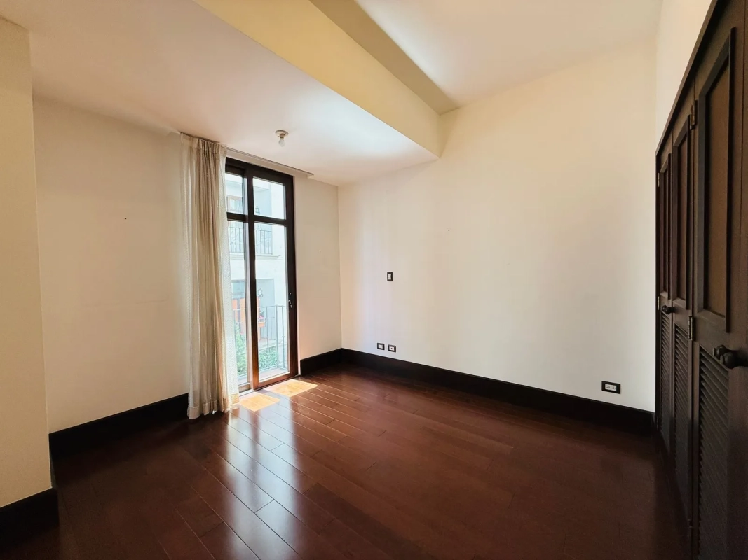 Alquiler de Amplio Apto. 3 Dormitorios, Granada Cayalá