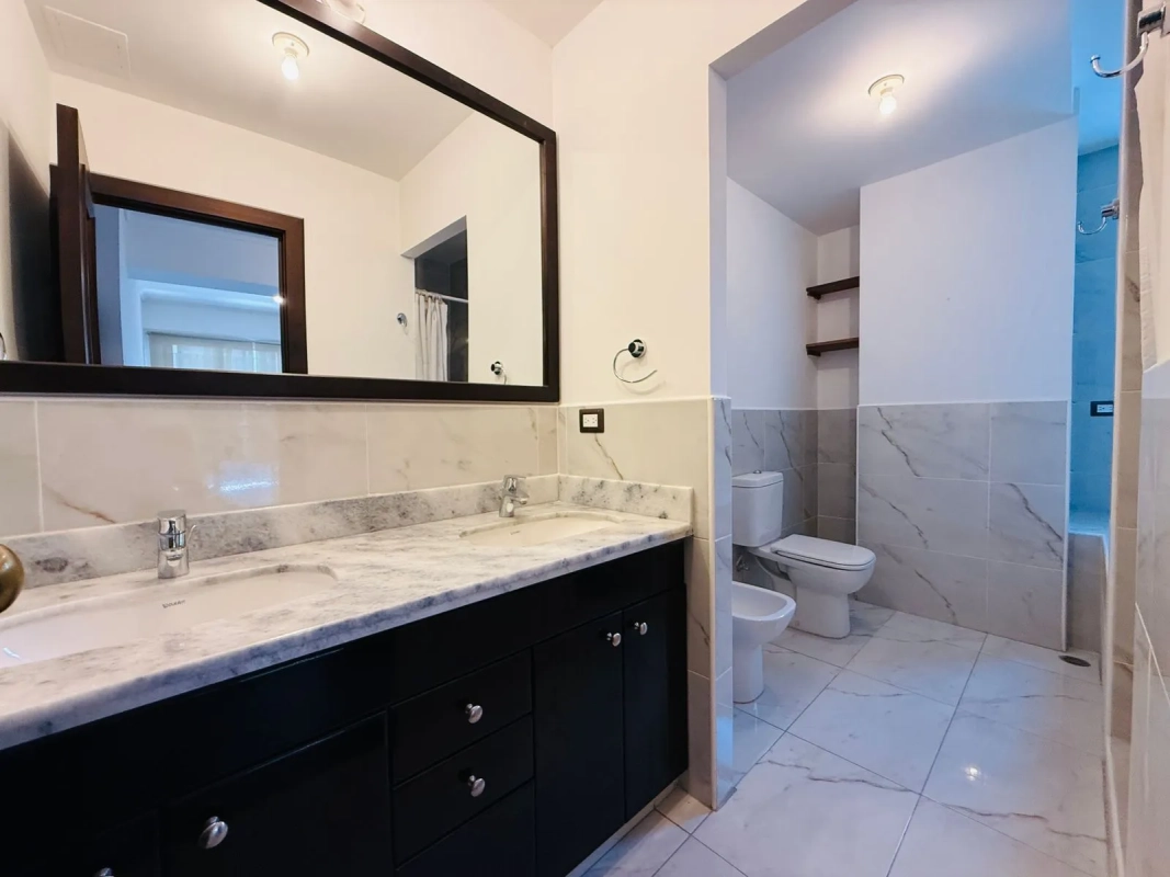 Alquiler de Amplio Apto. 3 Dormitorios, Granada Cayalá