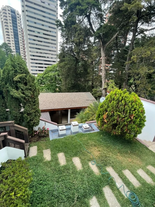 Casa en venta en LA CAÑADA zona 14