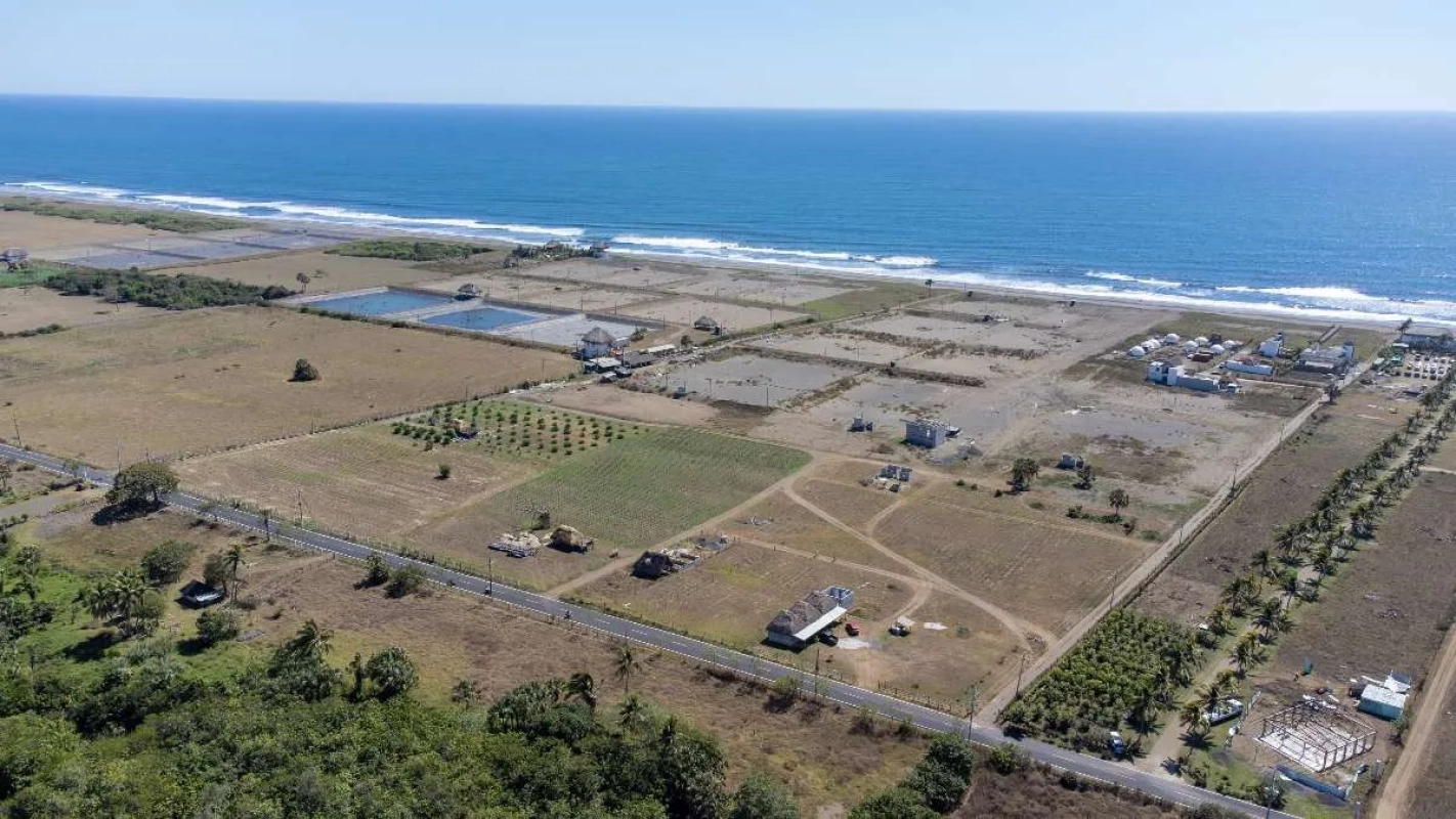 Terrenos Paredon a 50 metros del mar - Image 3