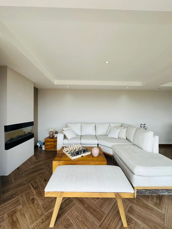 VENTA APARTAMENTO EDIFICIO IKARIA, ZONA 15