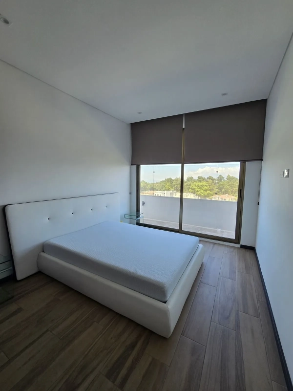 Penthouse Semi-amueblado en Renta en Muxbal