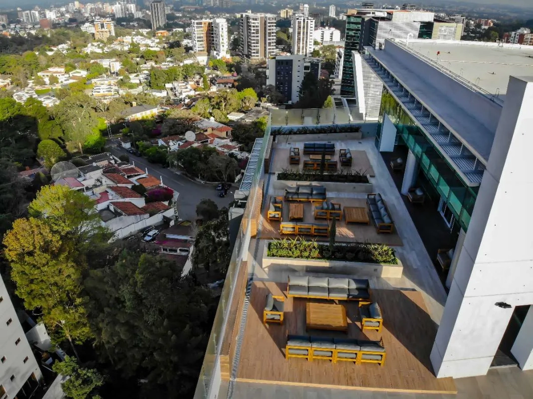 Modernas oficinas en venta en Zona 15 Insigne Z. 15 - Miniatura 5