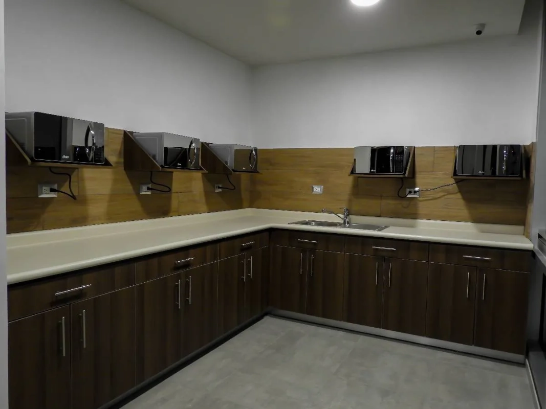 Modernas oficinas en venta en Zona 15 Insigne Z. 15 - Miniatura 6