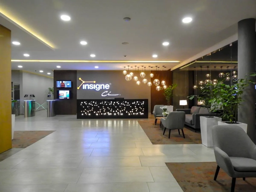 Modernas oficinas en venta en Zona 15 Insigne Z. 15 - Miniatura 8
