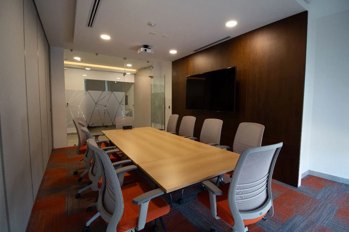 Modernas oficinas en venta en Zona 15 Insigne Z. 15 - Miniatura 14