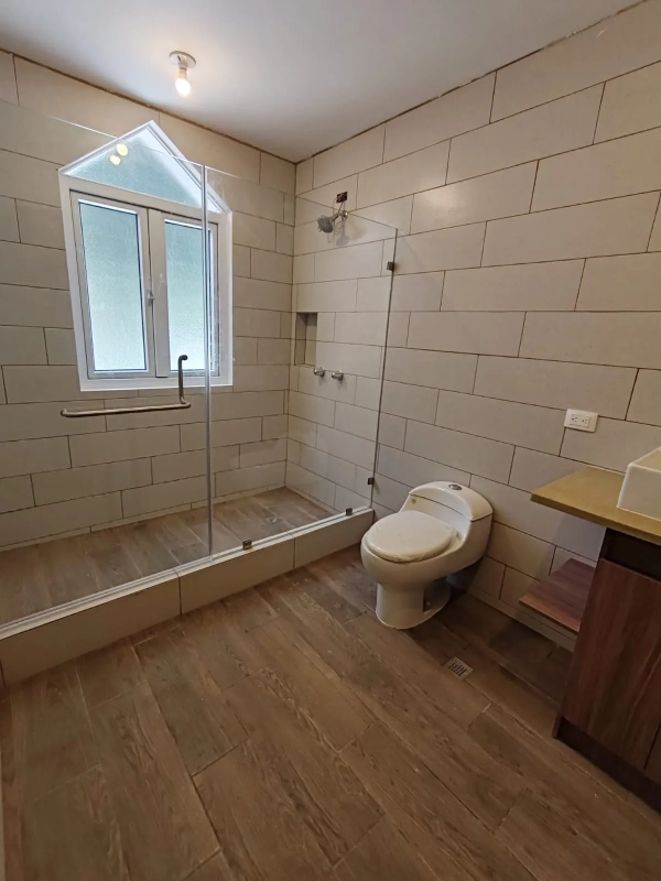 Casa en Venta San Lucas Sacatepéquez, Condominio Bosques de Oberland