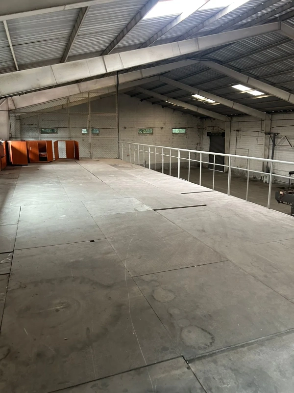 Alquilo bodega de 963.20 metros y oficinas en kilómetro 16.5 CAES