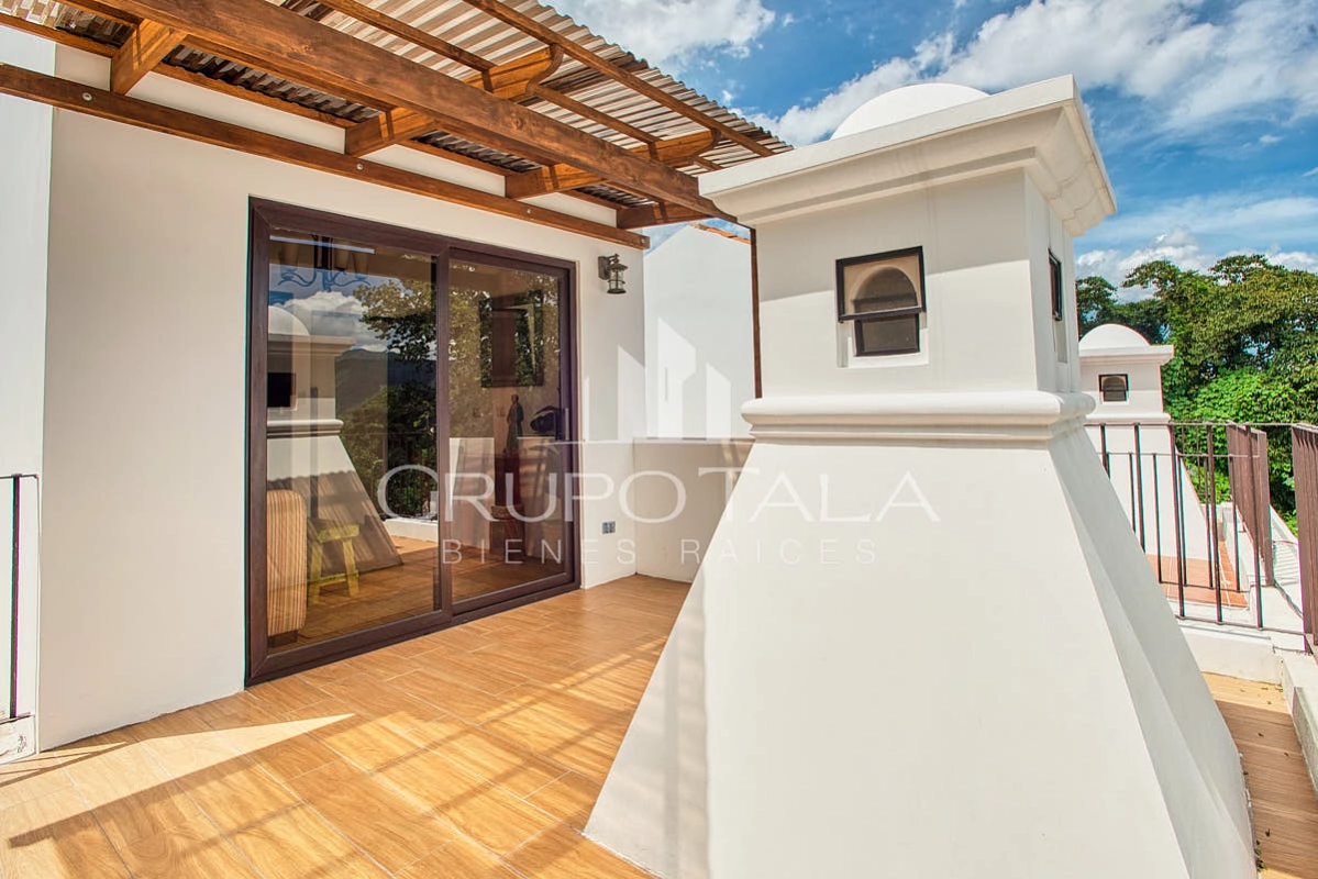 Casas en Venta - Barrios Coloniales, Antigua Guatemala - Image 3