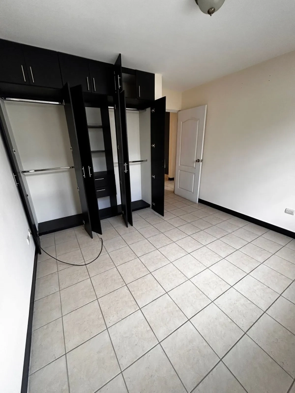 🏡 Casa en Renta – Km 21.5 Carretera a Fraijanes