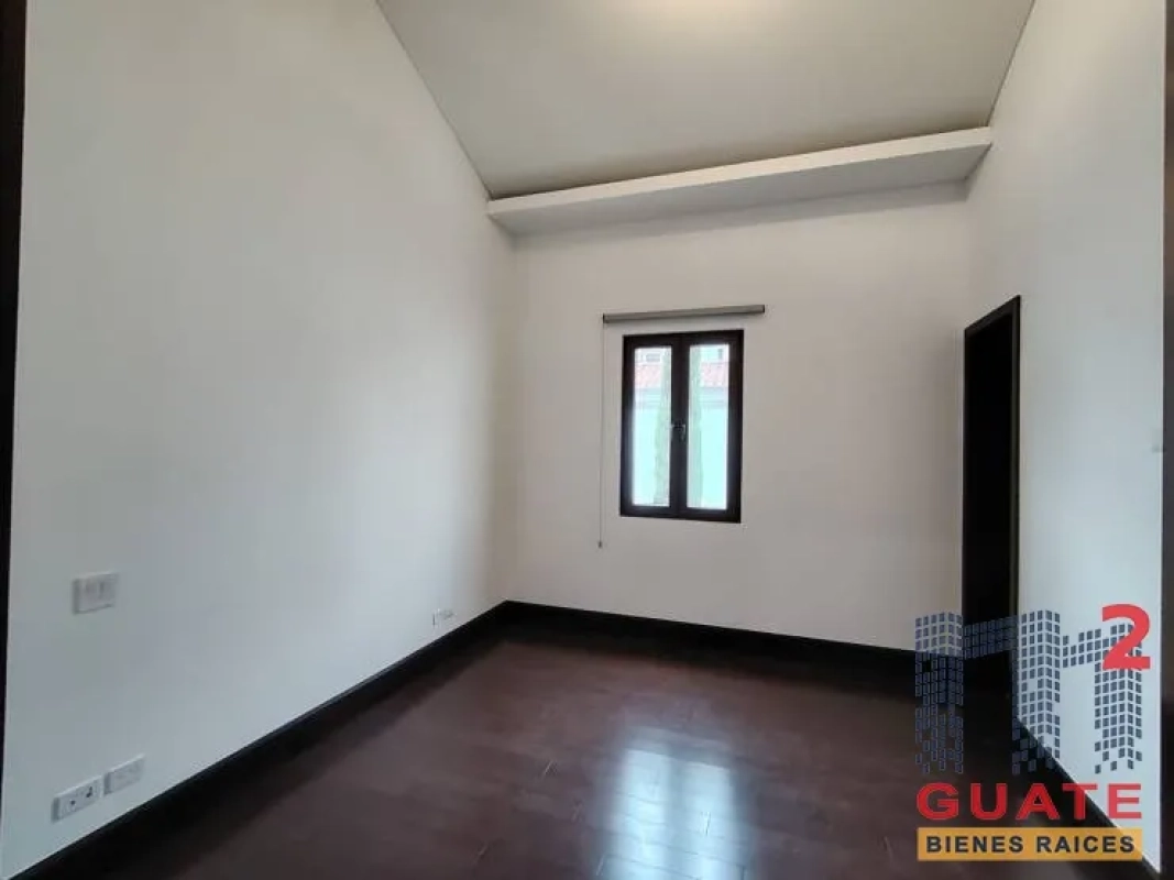 Casa en condominio en Renta, Zona 16
