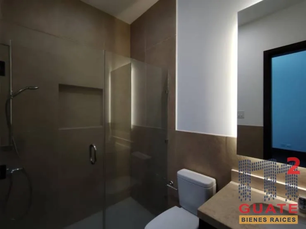 Casa en condominio en Renta, Zona 16