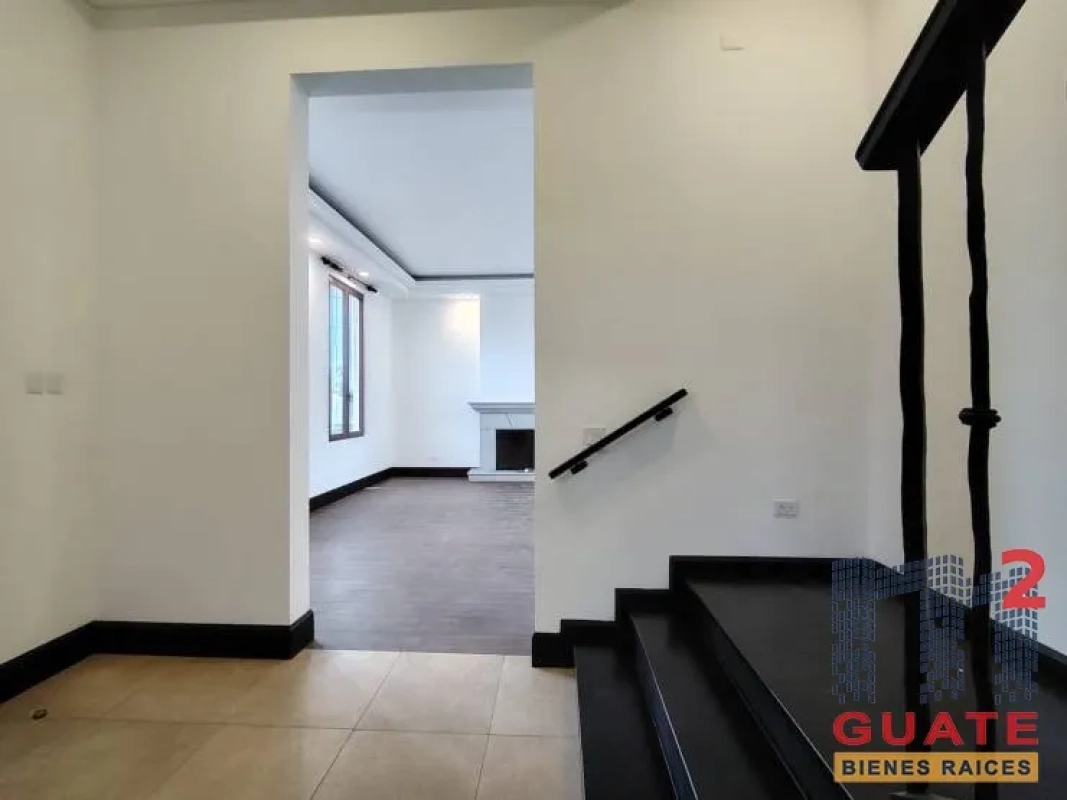 Casa en condominio en Renta, Zona 16