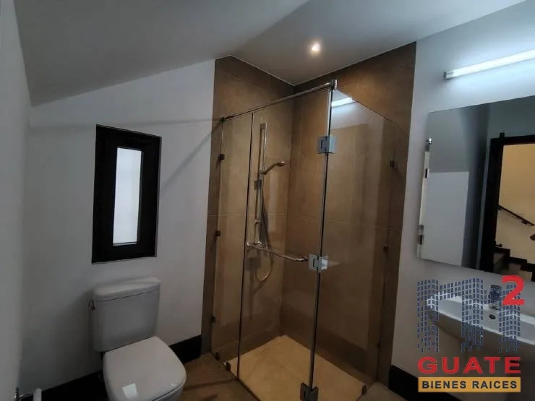 Casa en condominio en Renta, Zona 16