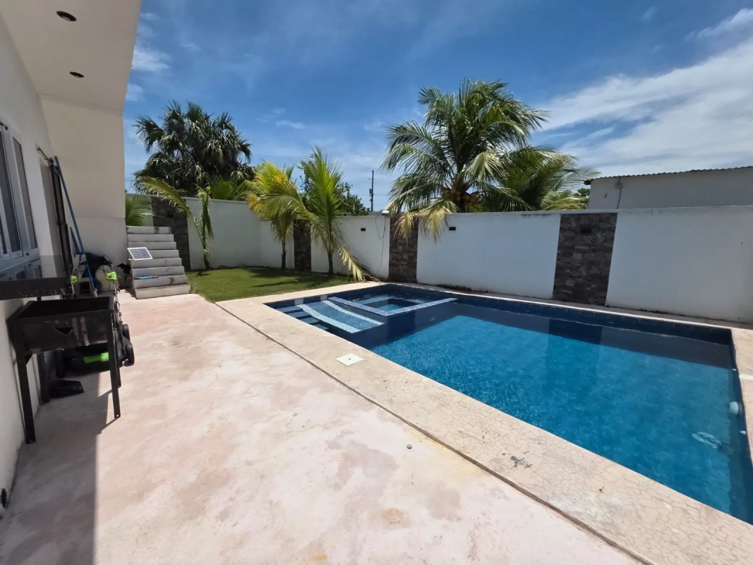 BONITA CASA EN VENTA AMUEBLADA Aldea las QUECHAS, Monterrico