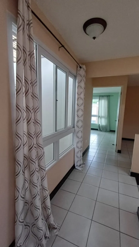 HERMOSA CASA EN VENTA EN RESIDENCIAS ARBORETTO ZONA 10 DE SANTA CATARINA PINULA
