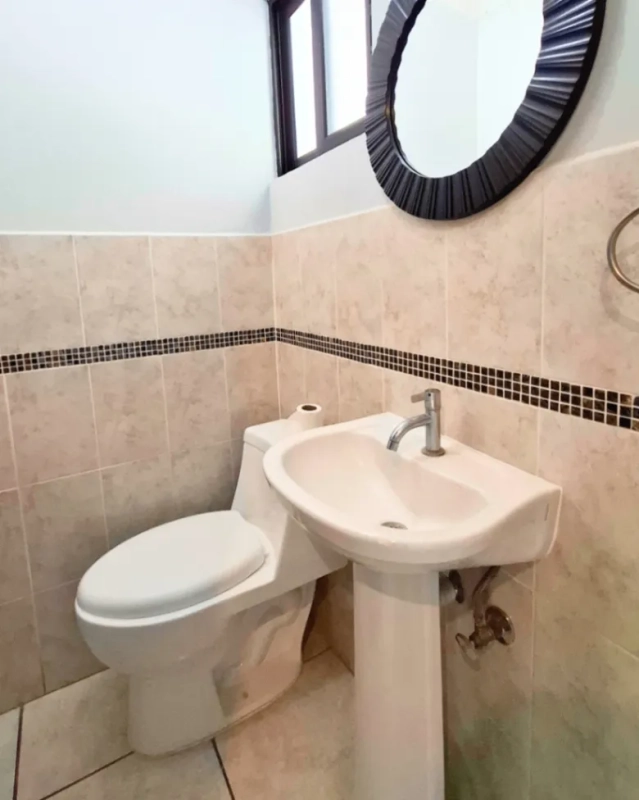 CASA EN RENTA EN ZONA 17 KM8.5 FLORENTINA PREMIER