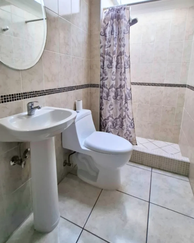 CASA EN RENTA EN ZONA 17 KM8.5 FLORENTINA PREMIER