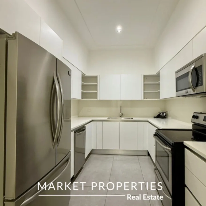 Casa en venta Encinos de Cayala zona 16 de 5 dormitorios
