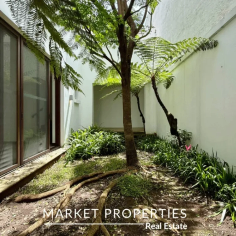 Casa en venta Encinos de Cayala zona 16 de 5 dormitorios