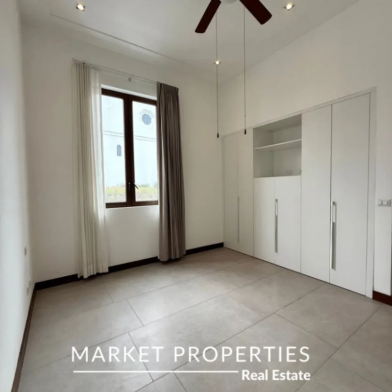 Casa en venta Encinos de Cayala zona 16 de 5 dormitorios