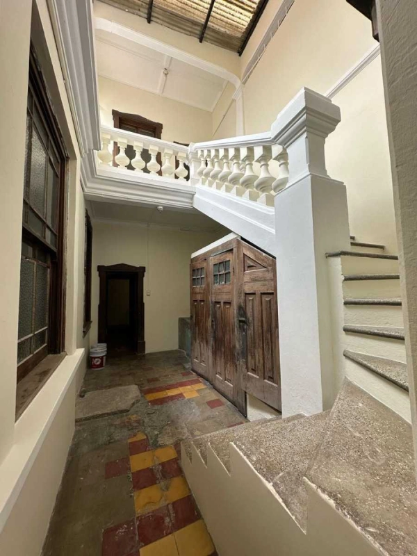 Casa en renta zona 1 / 11 ambientes ideal , cerca de San Juan de Dios