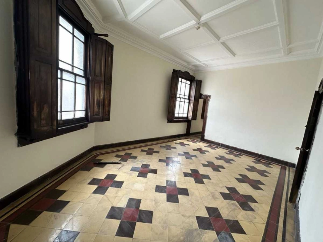 Casa en renta zona 1 / 11 ambientes ideal , cerca de San Juan de Dios