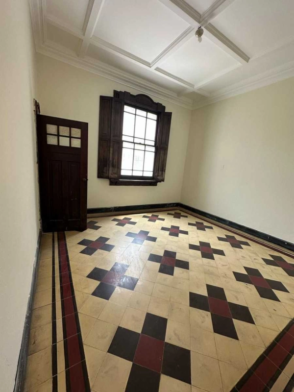 Casa en renta zona 1 / 11 ambientes ideal , cerca de San Juan de Dios