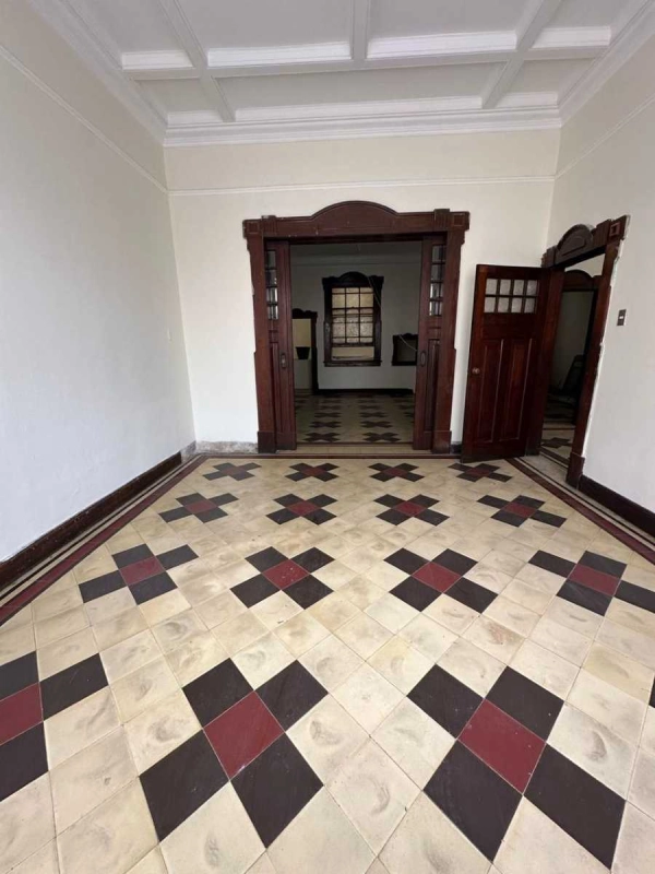 Casa en renta zona 1 / 11 ambientes ideal , cerca de San Juan de Dios