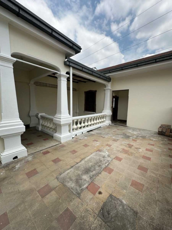 Casa en renta zona 1 / 11 ambientes ideal , cerca de San Juan de Dios