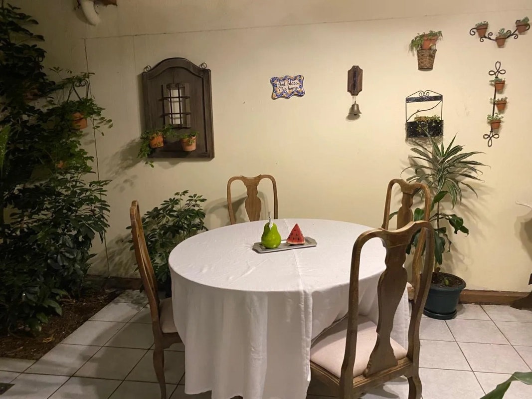 CASA EN VENTA REMODELADA EN Z13 CON GARITA - Image 2