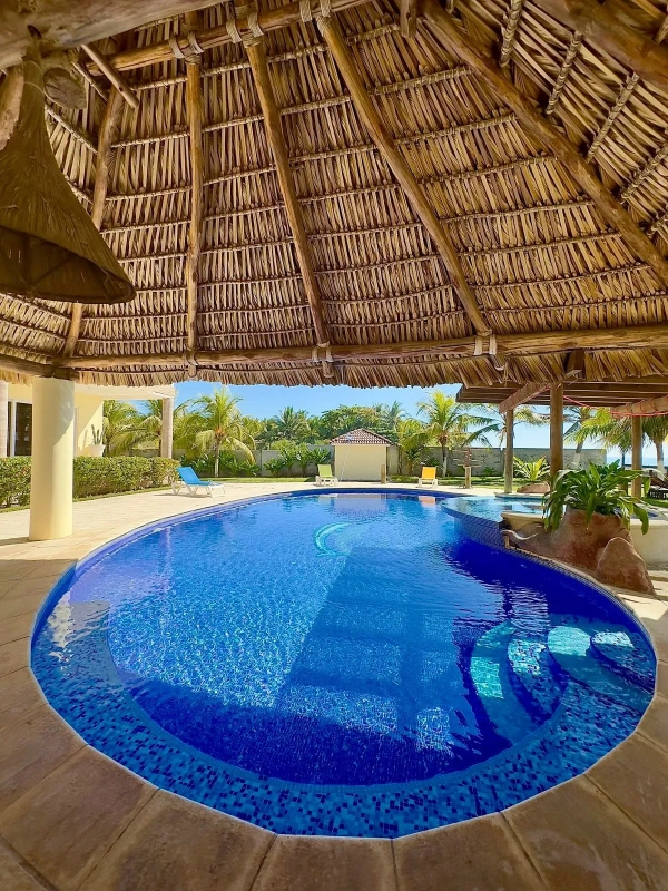 Venta de Casa frente al mar - Hawai, Monterrico- - Image 2
