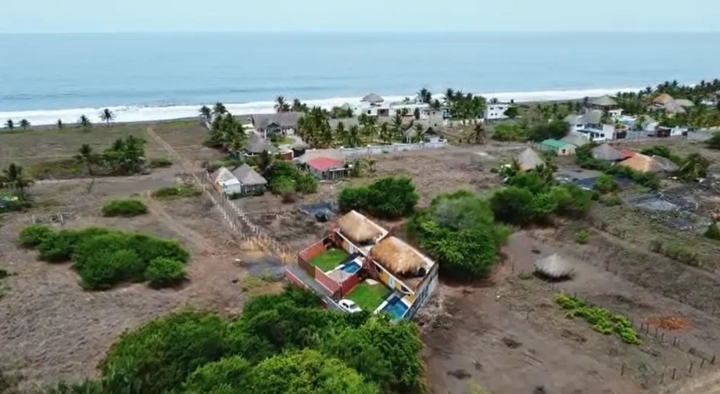 casas de playa en venta cerca de Monterrico