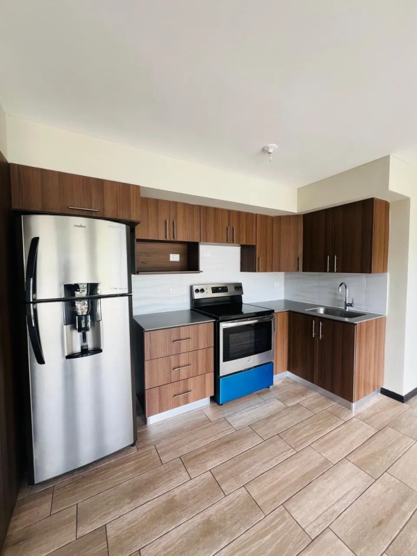 RENTA APARTAMENTO EN EDIFICIO SAKAI, MIXCO