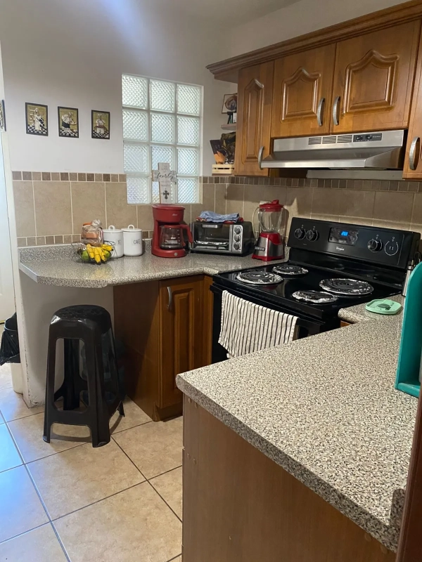 CASA EN VENTA ZONA 11 LAS CHARCAS CONDOMINIO PEQUEÑO