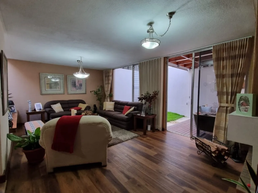 Casa en Venta Zona 15 codigo.CC35563